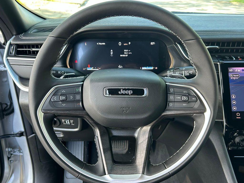 new 2025 Jeep Grand Cherokee car, priced at $41,035