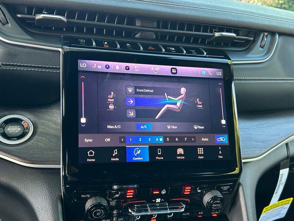 new 2025 Jeep Grand Cherokee car, priced at $41,035
