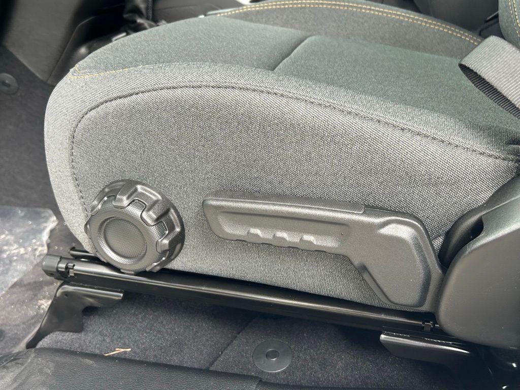new 2025 Jeep Gladiator car, priced at $36,864