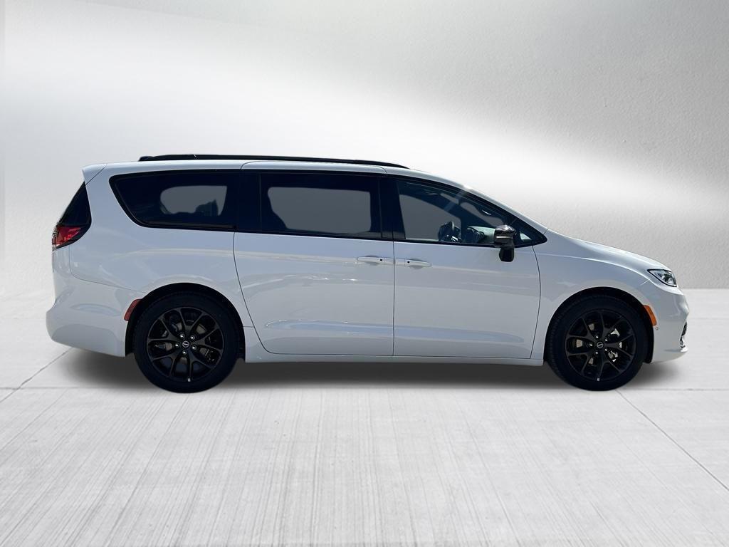new 2026 Chrysler Pacifica car