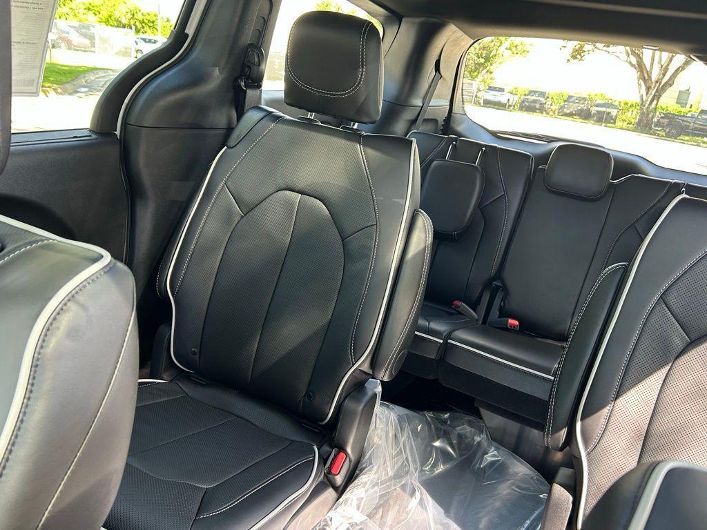 new 2026 Chrysler Pacifica car