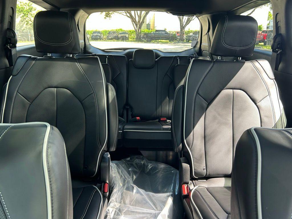 new 2026 Chrysler Pacifica car