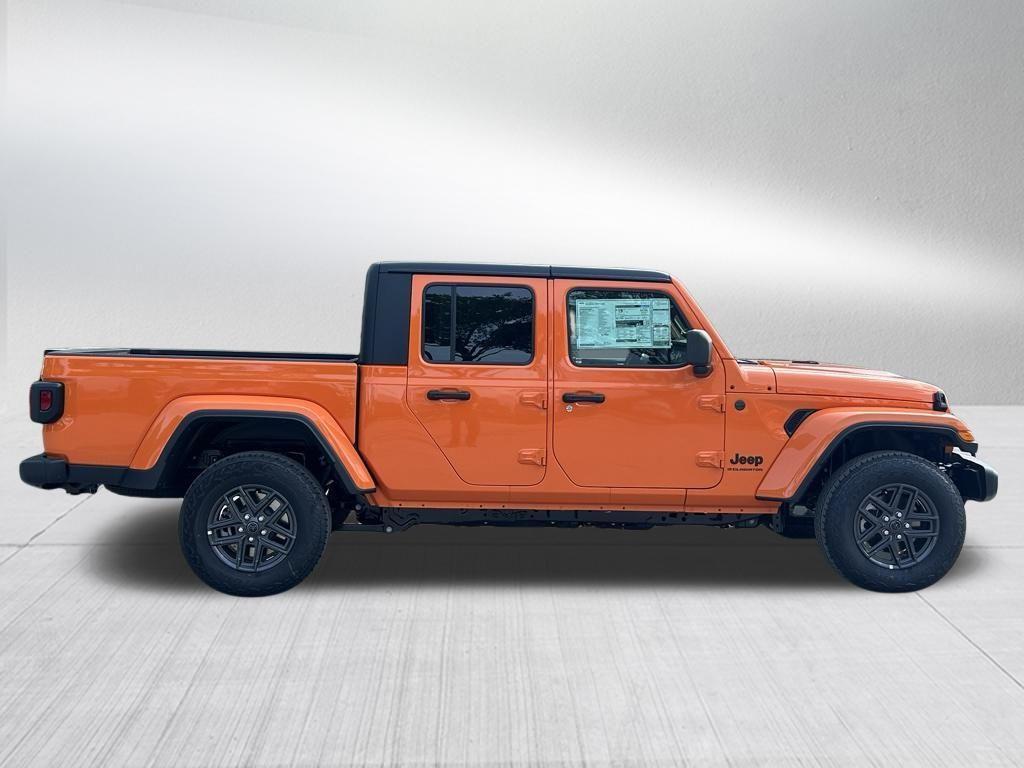 new 2025 Jeep Gladiator car, priced at $46,750
