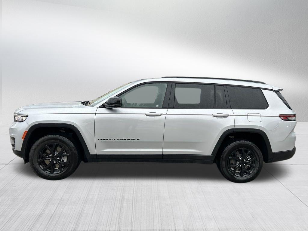 new 2024 Jeep Grand Cherokee L car, priced at $39,050