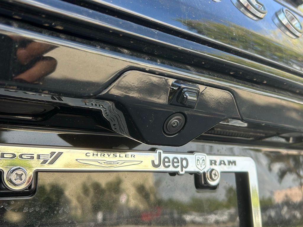 new 2025 Jeep Grand Wagoneer L car, priced at $97,013