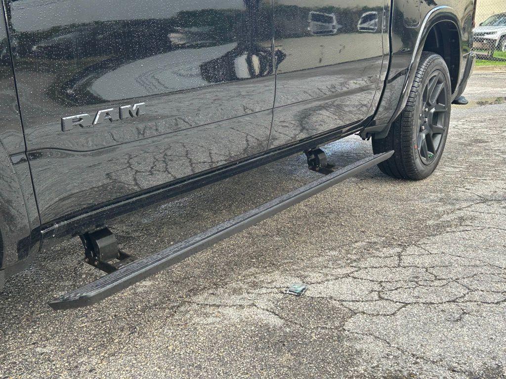 new 2025 Ram 1500 car, priced at $60,313