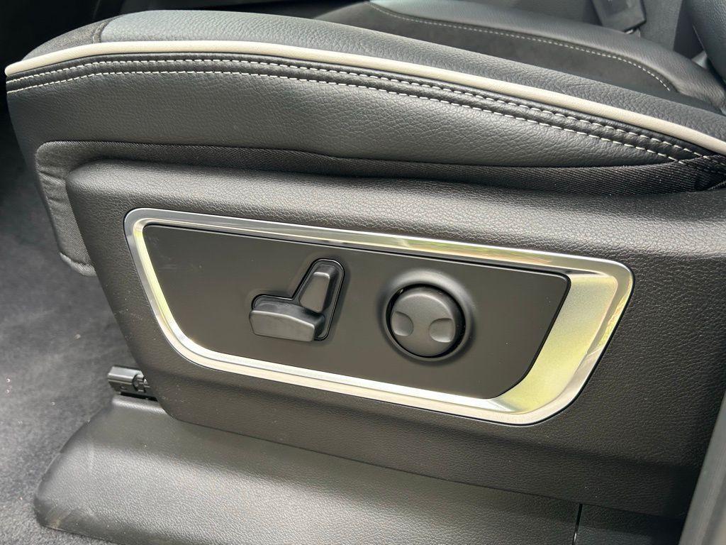 new 2025 Ram 1500 car, priced at $60,313