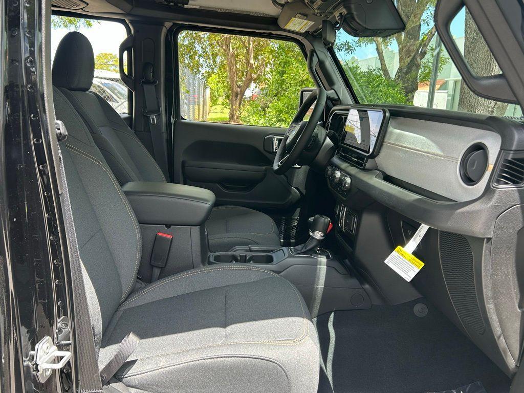 new 2025 Jeep Gladiator car, priced at $44,908