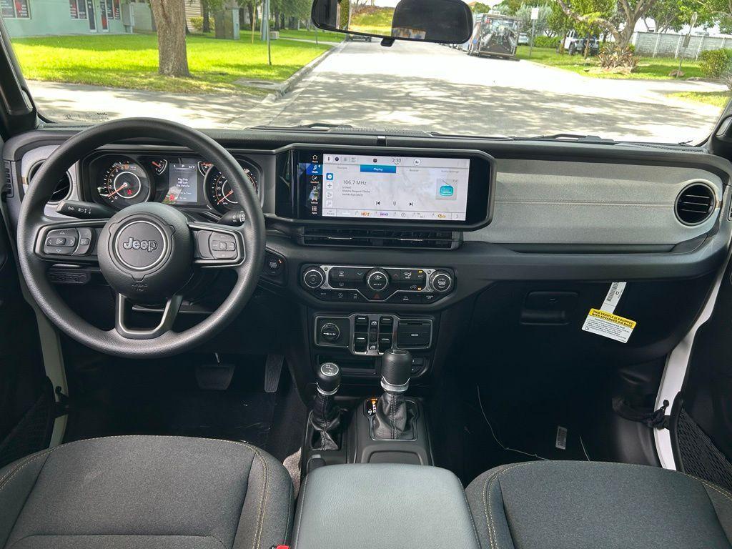 new 2025 Jeep Gladiator car, priced at $40,794