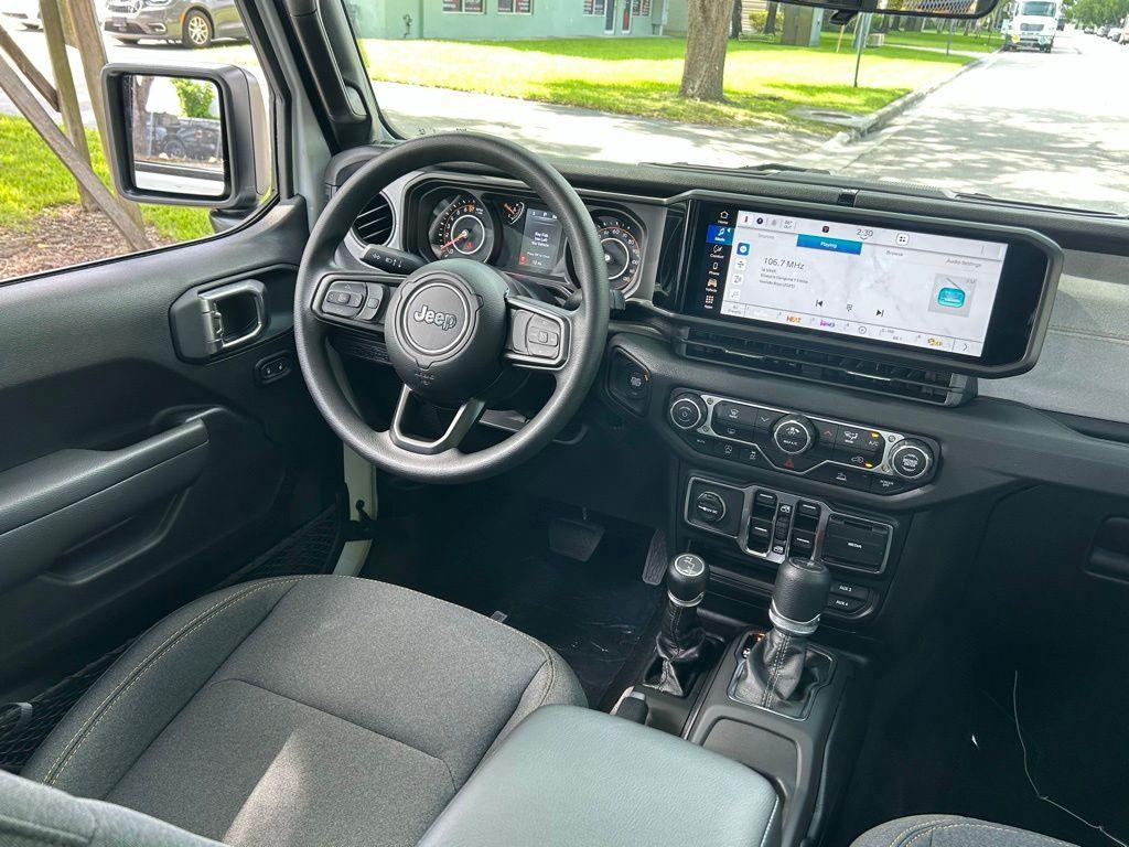 new 2025 Jeep Gladiator car, priced at $40,794