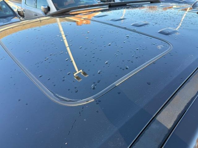 used 2021 Chevrolet Traverse car, priced at $33,999