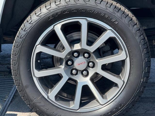 used 2020 GMC Canyon car, priced at $30,999