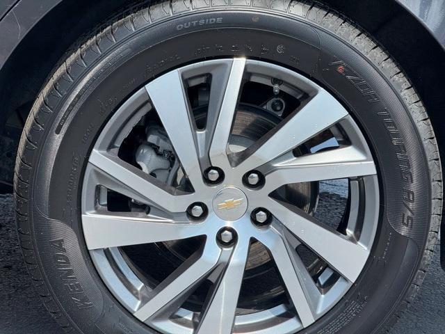 used 2022 Chevrolet Equinox car, priced at $26,999