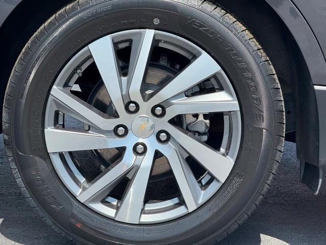 used 2022 Chevrolet Equinox car, priced at $26,999