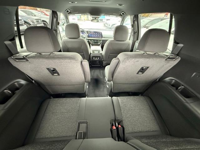 used 2025 Chevrolet Traverse car, priced at $40,999