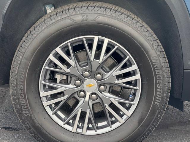 used 2025 Chevrolet Traverse car, priced at $40,999