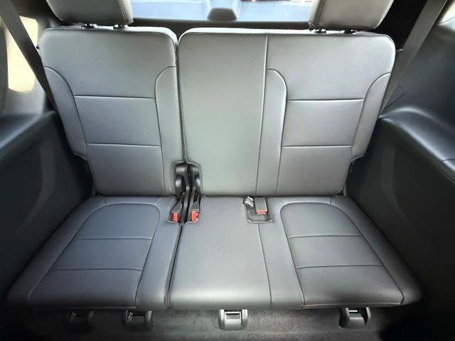 used 2022 Chevrolet Traverse car, priced at $32,999