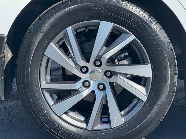 used 2022 Chevrolet Equinox car, priced at $24,999