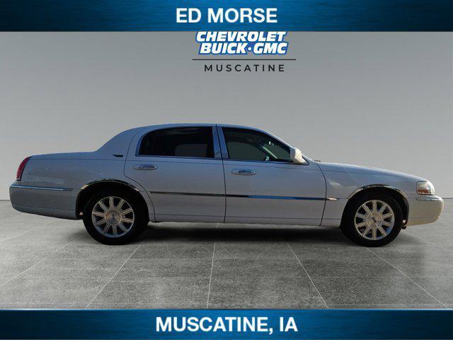 used 2010 Lincoln Town Car car, priced at $8,990