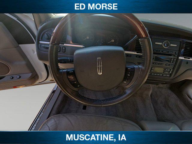 used 2010 Lincoln Town Car car, priced at $8,990