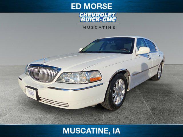 used 2010 Lincoln Town Car car, priced at $8,990