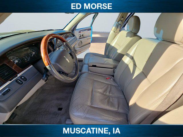 used 2010 Lincoln Town Car car, priced at $8,990