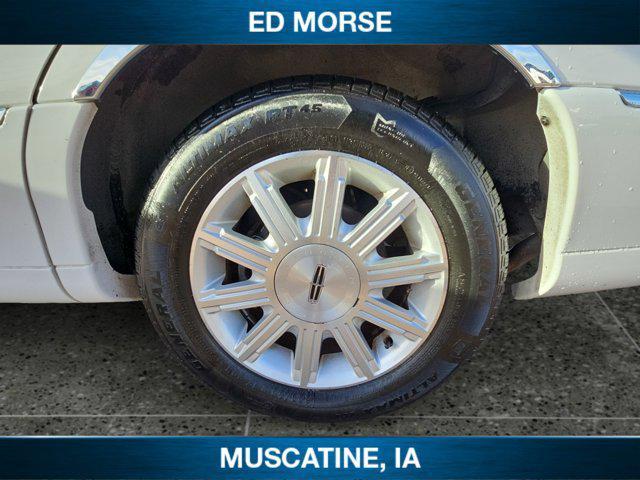 used 2010 Lincoln Town Car car, priced at $8,990