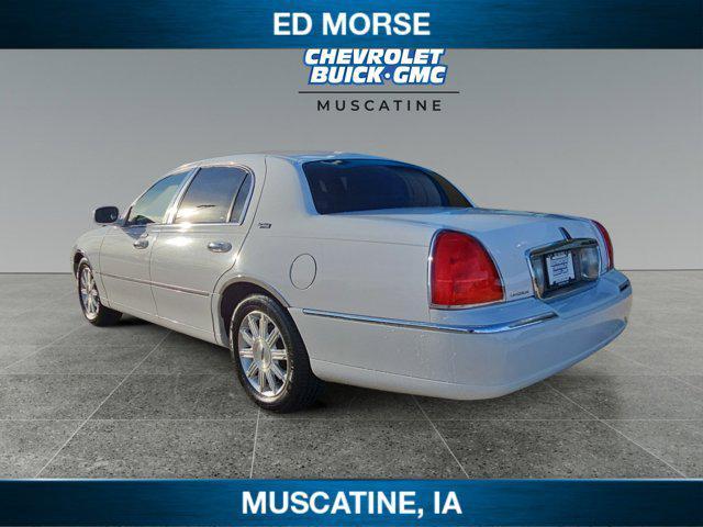used 2010 Lincoln Town Car car, priced at $8,990