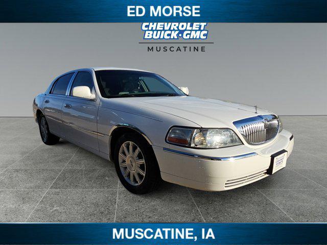 used 2010 Lincoln Town Car car, priced at $8,990