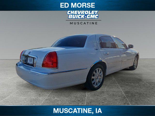 used 2010 Lincoln Town Car car, priced at $8,990