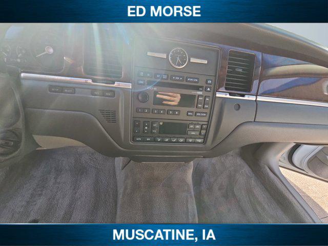 used 2010 Lincoln Town Car car, priced at $8,990