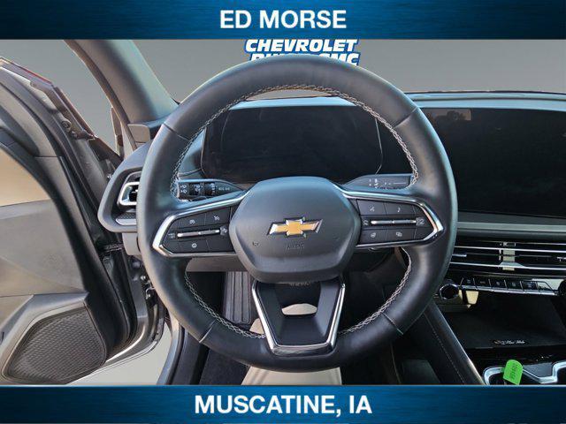 used 2025 Chevrolet Traverse car, priced at $38,990