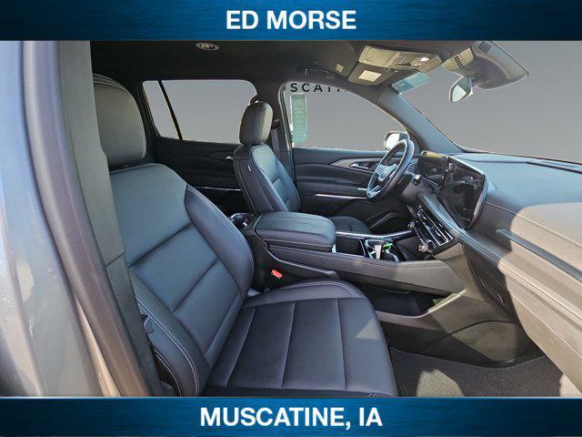 used 2025 Chevrolet Traverse car, priced at $38,990