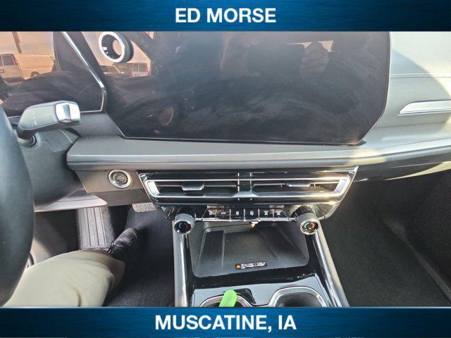 used 2025 Chevrolet Traverse car, priced at $38,990