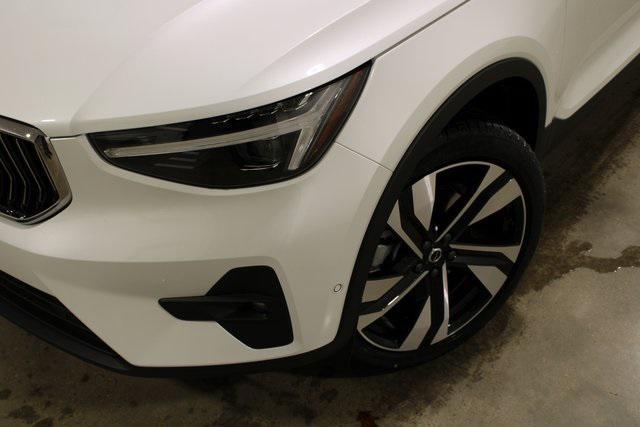 new 2025 Volvo XC40 car, priced at $51,550