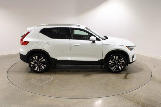 new 2025 Volvo XC40 car, priced at $51,550