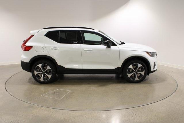 new 2025 Volvo XC40 car, priced at $48,315