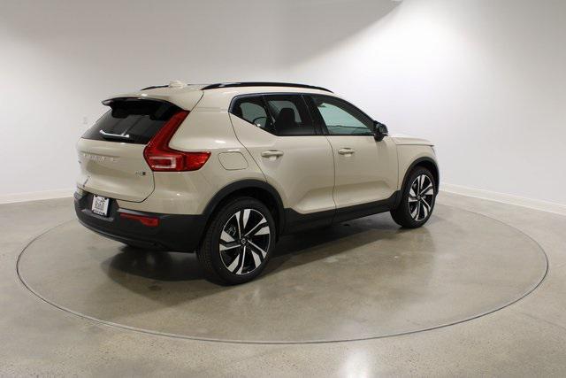 new 2025 Volvo XC40 car, priced at $51,040