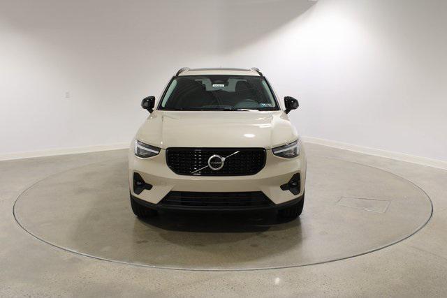 new 2025 Volvo XC40 car, priced at $51,040