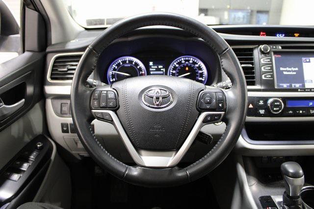 used 2019 Toyota Highlander car, priced at $25,979