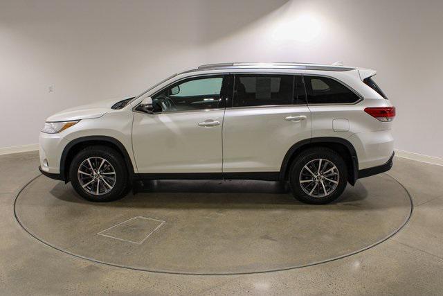 used 2019 Toyota Highlander car, priced at $25,979