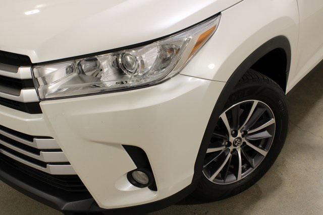 used 2019 Toyota Highlander car, priced at $25,979