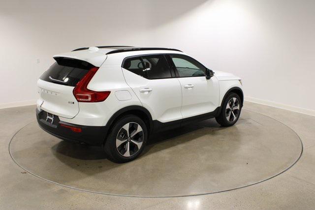 new 2025 Volvo XC40 car, priced at $48,100