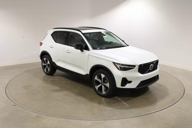 new 2025 Volvo XC40 car, priced at $48,100