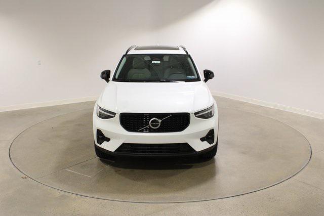 new 2025 Volvo XC40 car, priced at $48,100