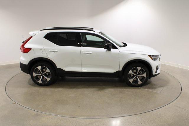 new 2025 Volvo XC40 car, priced at $48,100