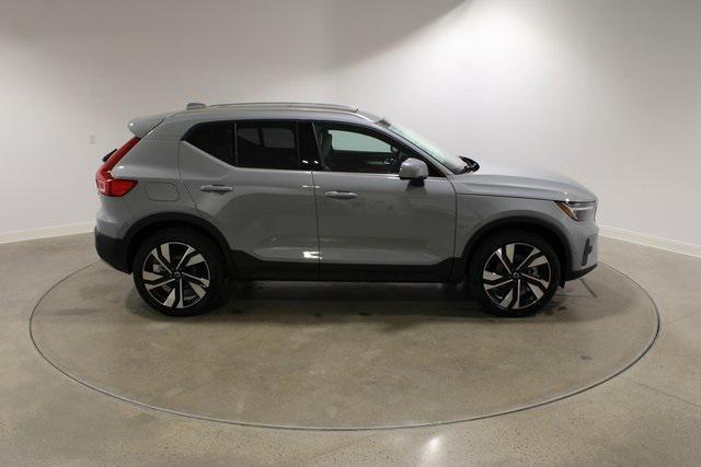 new 2025 Volvo XC40 car, priced at $51,550