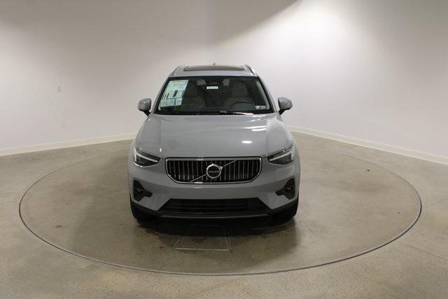 new 2025 Volvo XC40 car, priced at $51,550