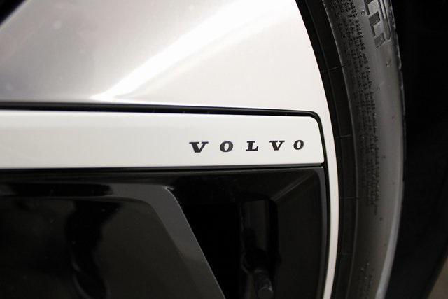 new 2025 Volvo EX90 car, priced at $95,140