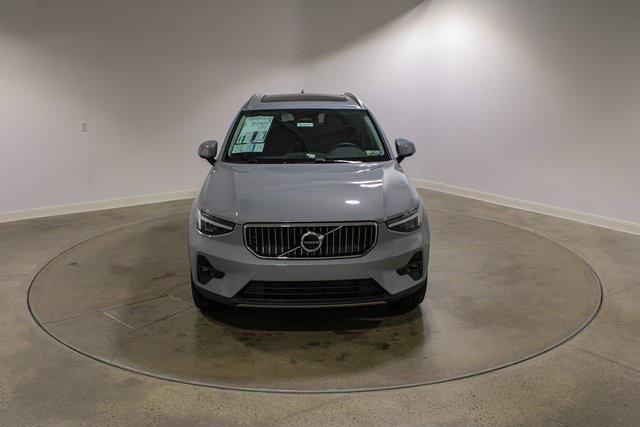 new 2025 Volvo XC40 car, priced at $48,315